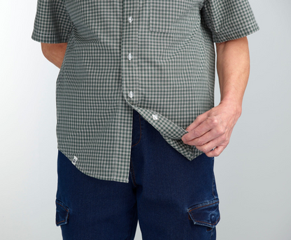 Camisa hombre manga corta con botones magnéticos.